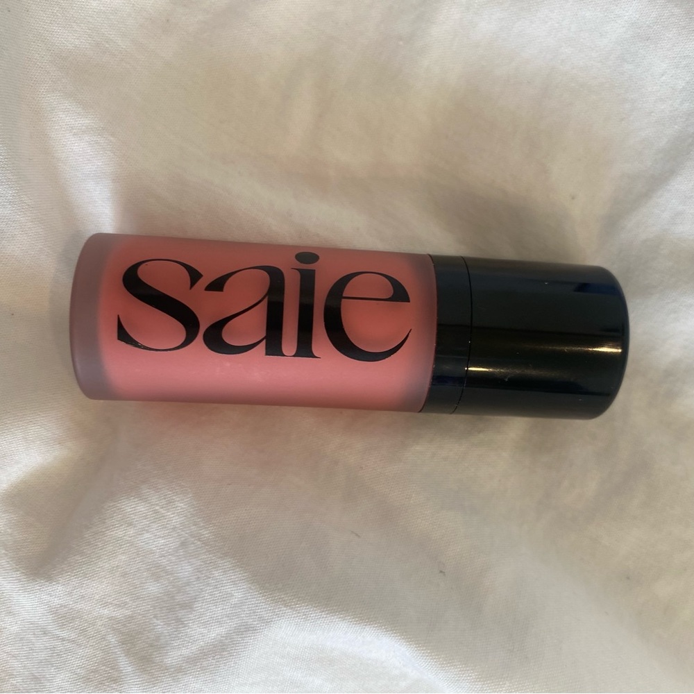 Saie blush in sweetie